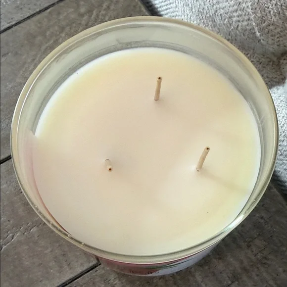 White Barn Toasted Coconut Cupcake Candle - Pink and Silver - Picture 3 of 4